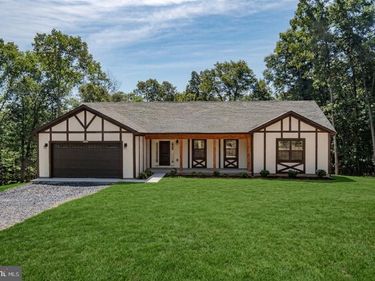 150 E FOUR SEASONS DRIVE , GORE, VA 22637