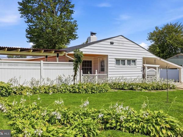 26 MYRTLE LANE, LEVITTOWN, PA 19054