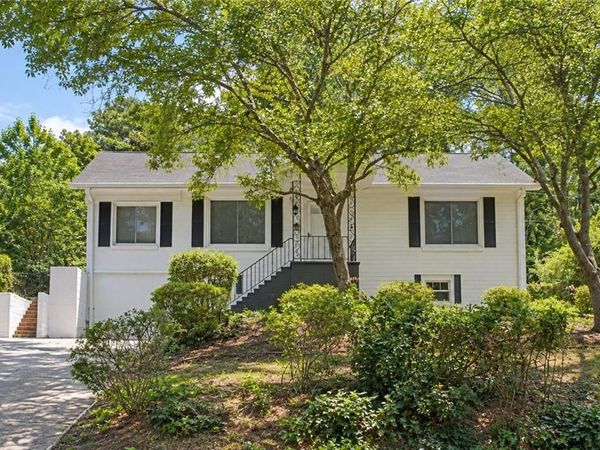 3160 Lake Avenue, Hapeville, GA 30354