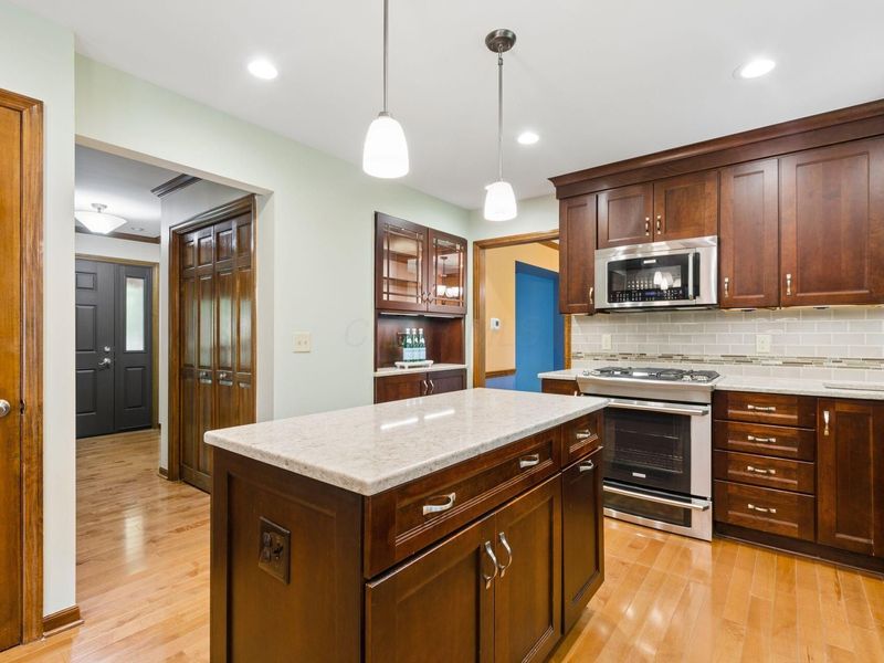 1146 Woodman Drive, Columbus, OH 43085 Photo 9