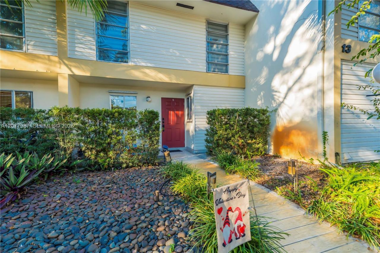 3321 Simms St, Unit 13B, Hollywood, FL 33021 Photo
