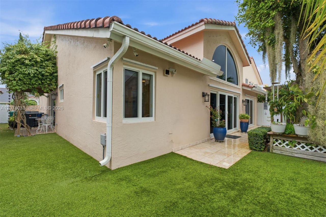 10887 SW 152nd Pl , Miami, FL 33196 Photo
