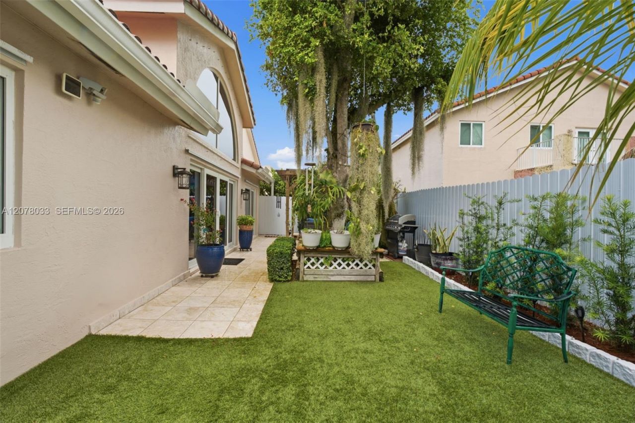10887 SW 152nd Pl , Miami, FL 33196 Photo
