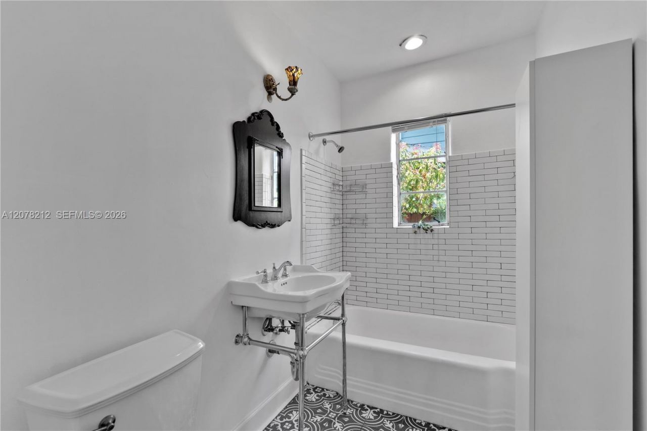 50 NW 26th Ave, Unit 2/1, Miami, FL 33125 Photo