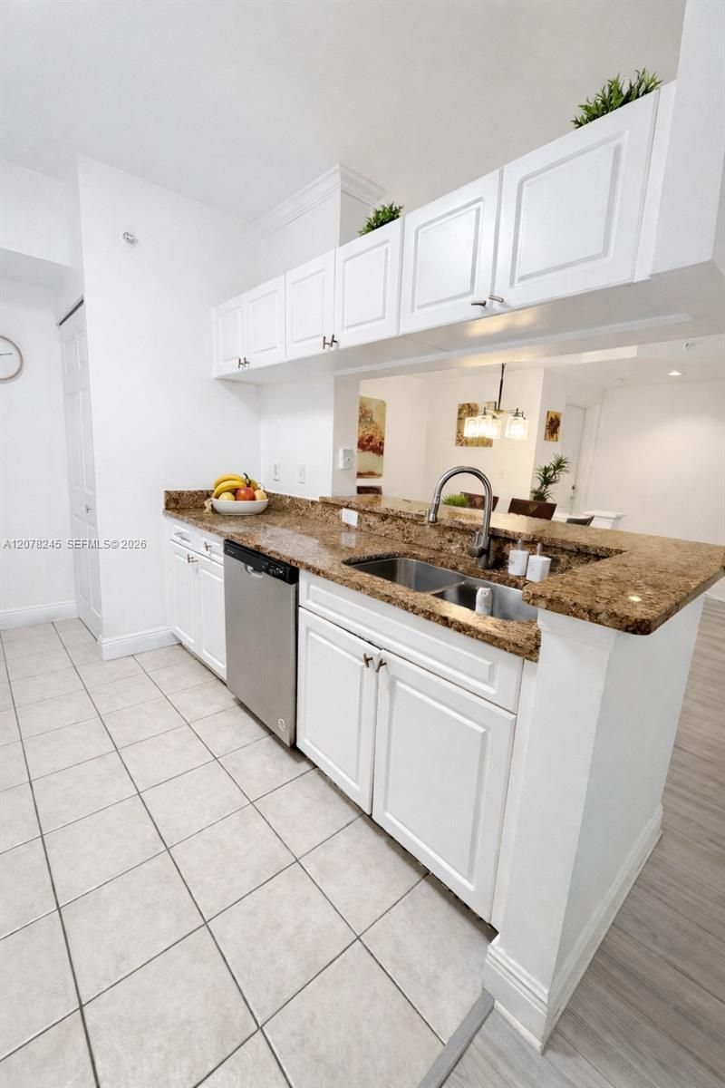 17125 N Bay Rd , Unit 3105, Sunny Isles Beach, FL 33160 Photo