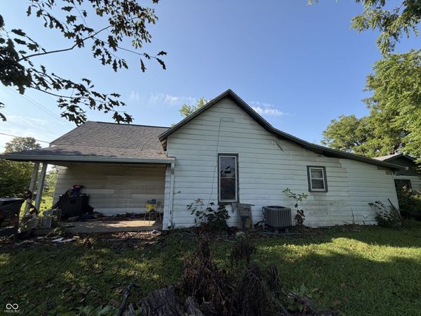 140 S Railroad Street , Whiteland, IN 46184