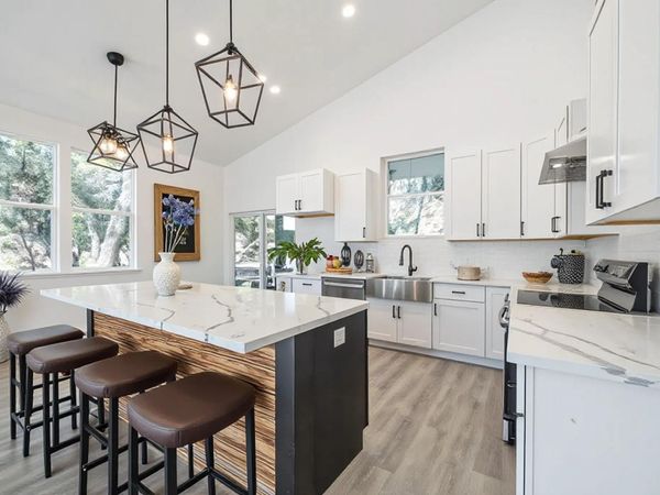 4 Huisache LN, Wimberley, TX 78676