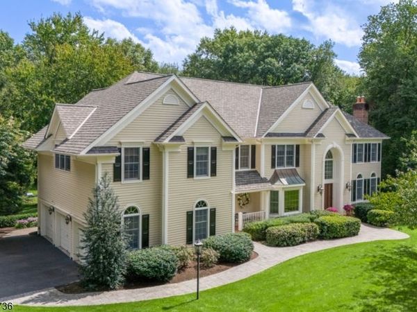 41 Chapin Ln, Bernards, NJ 07931