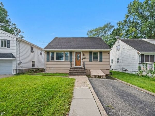 30 Carlson Pl, Parsippany-Troy Hills, NJ 07034