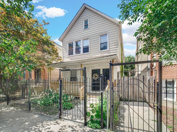 2432 N Campbell Avenue , Chicago, IL 60647