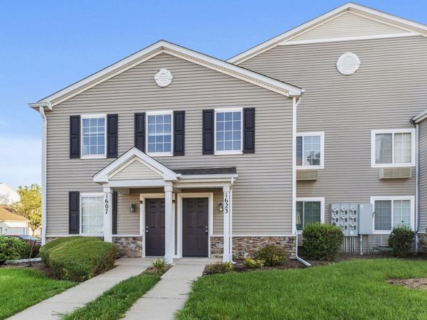 1623 Silverstone Drive , Unit 1623, Carpentersville, IL 60110