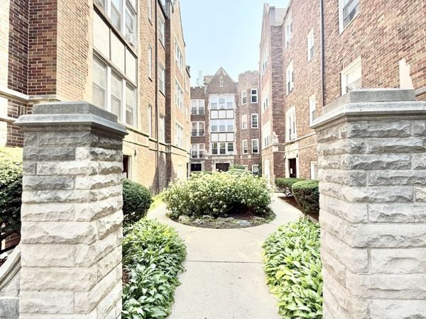 2801 W Lunt Avenue , Unit H3, Chicago, IL 60645
