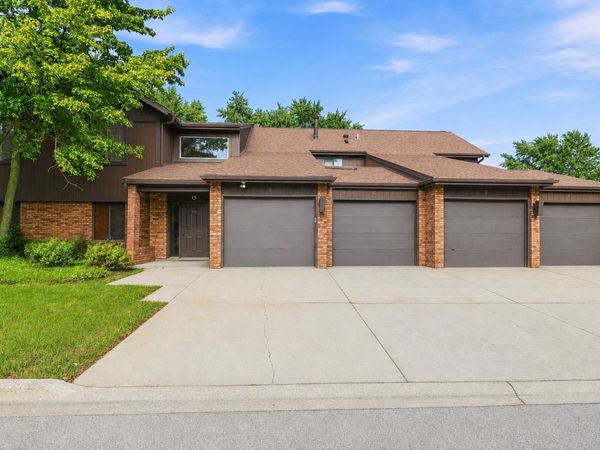 15 Creekside Circle, Unit C, Elgin, IL 60123