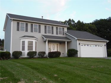 16 Morin Circle , West Henrietta, NY 14586