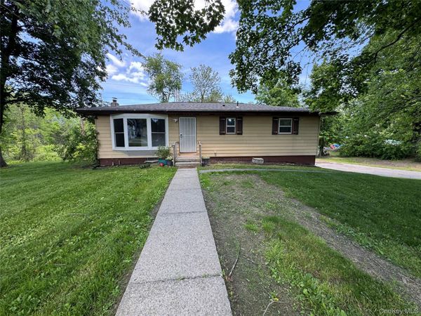 1 Corine Drive , Poughkeepsie, NY 12601