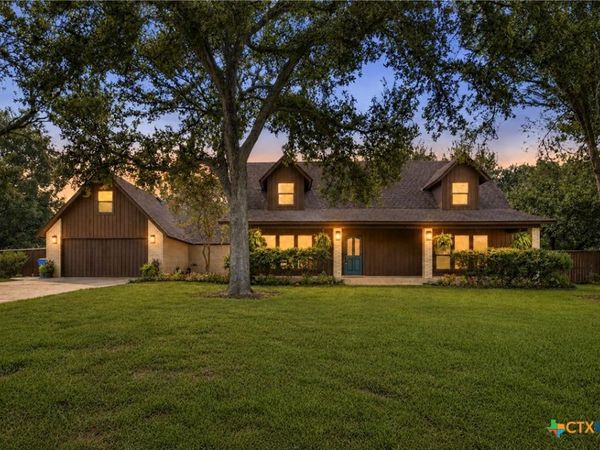 221 Montwood , Seguin, TX 78155