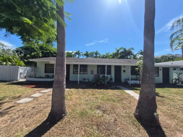 1044 NE 10th Avenue, Fort Lauderdale, FL 33304