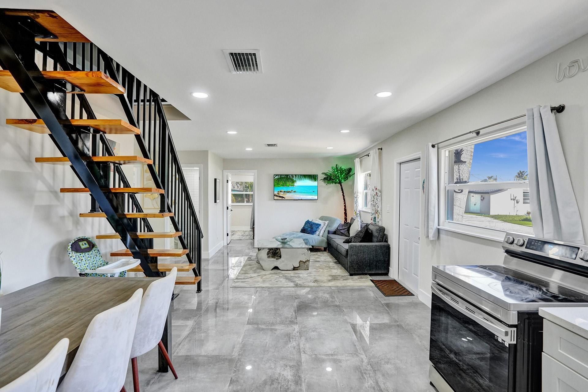 8047 NW 1st Place, Miami, FL 33150 Photo