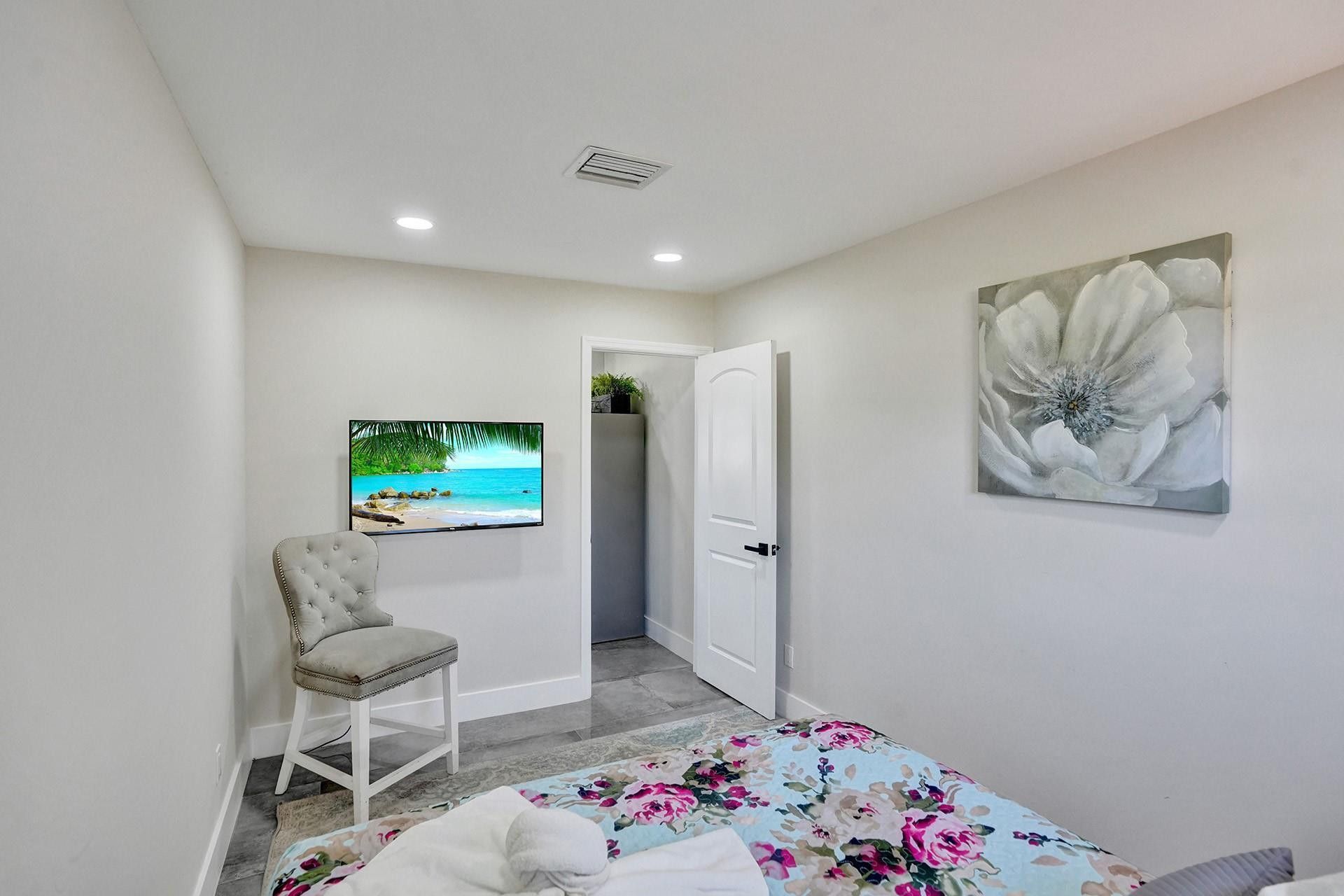 8047 NW 1st Place, Miami, FL 33150 Photo