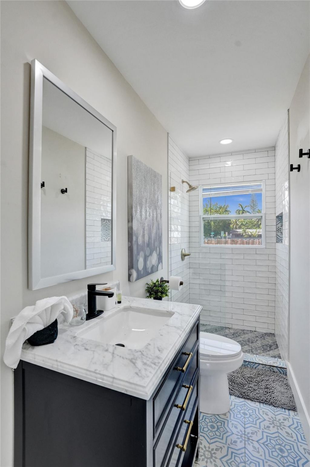 8047 NW 1st Place, Miami, FL 33150 Photo