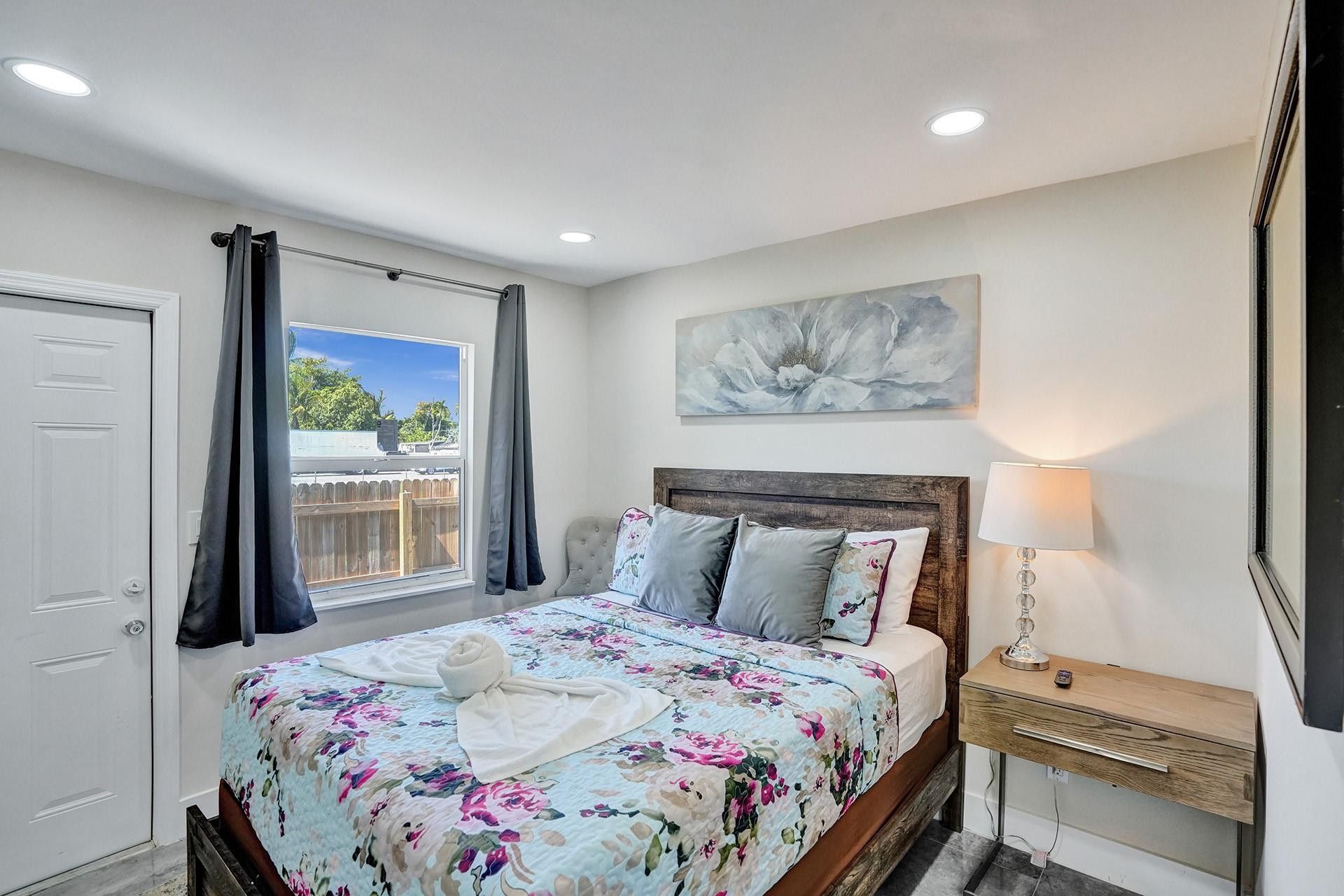 8047 NW 1st Place, Miami, FL 33150 Photo