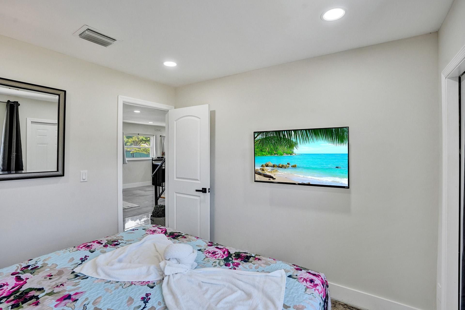 8047 NW 1st Place, Miami, FL 33150 Photo