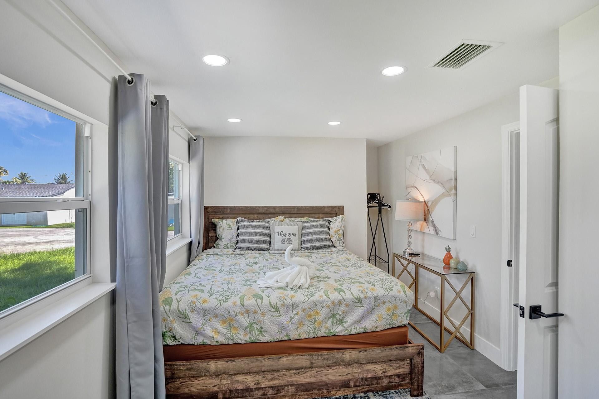 8047 NW 1st Place, Miami, FL 33150 Photo