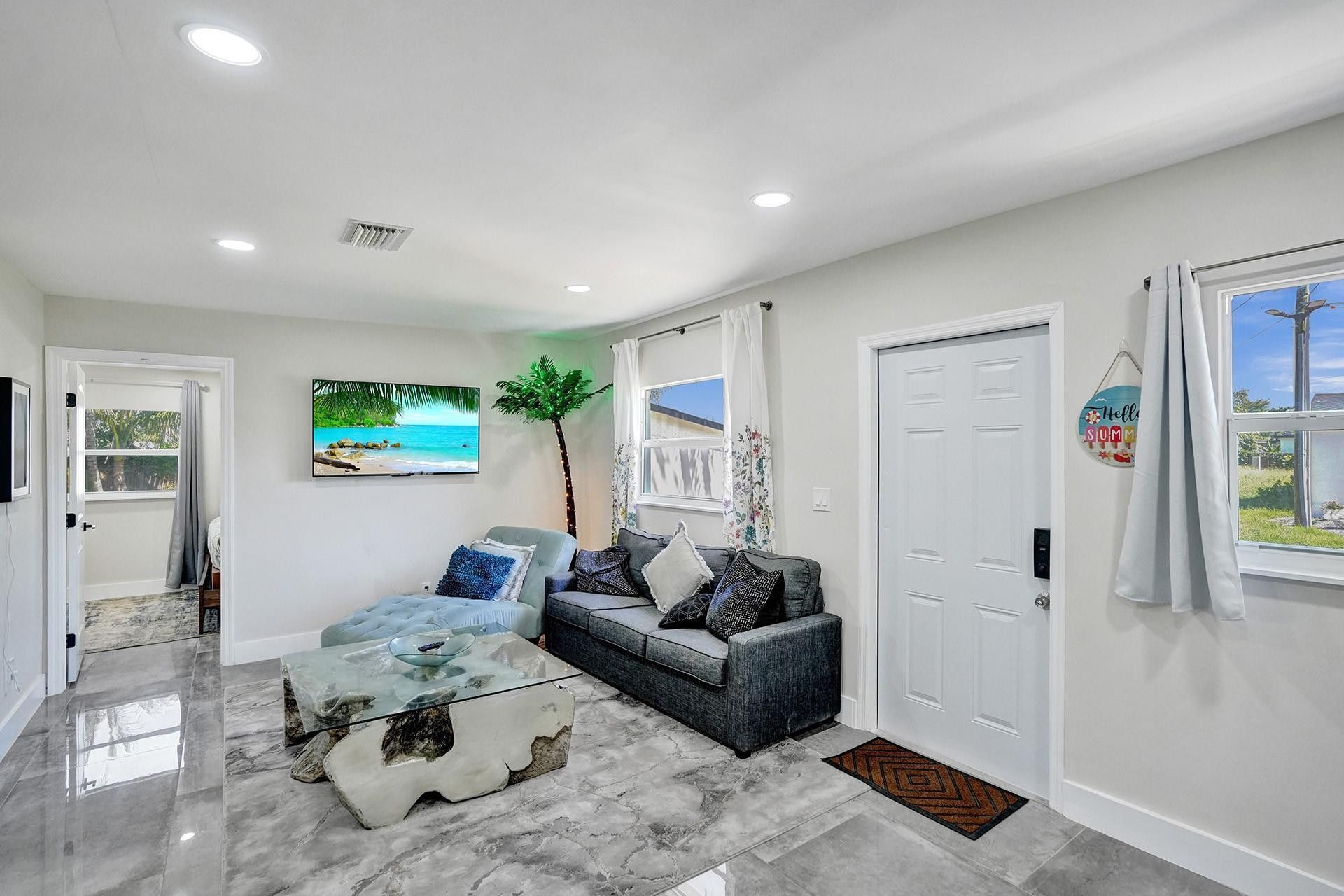 8047 NW 1st Place, Miami, FL 33150 Photo