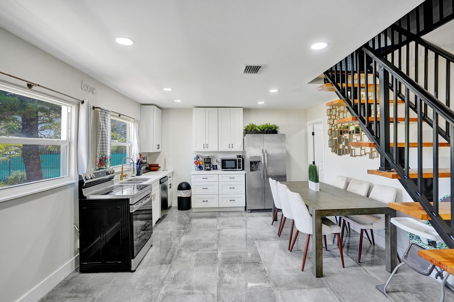 8047 NW 1st Place, Miami, FL 33150 Photo