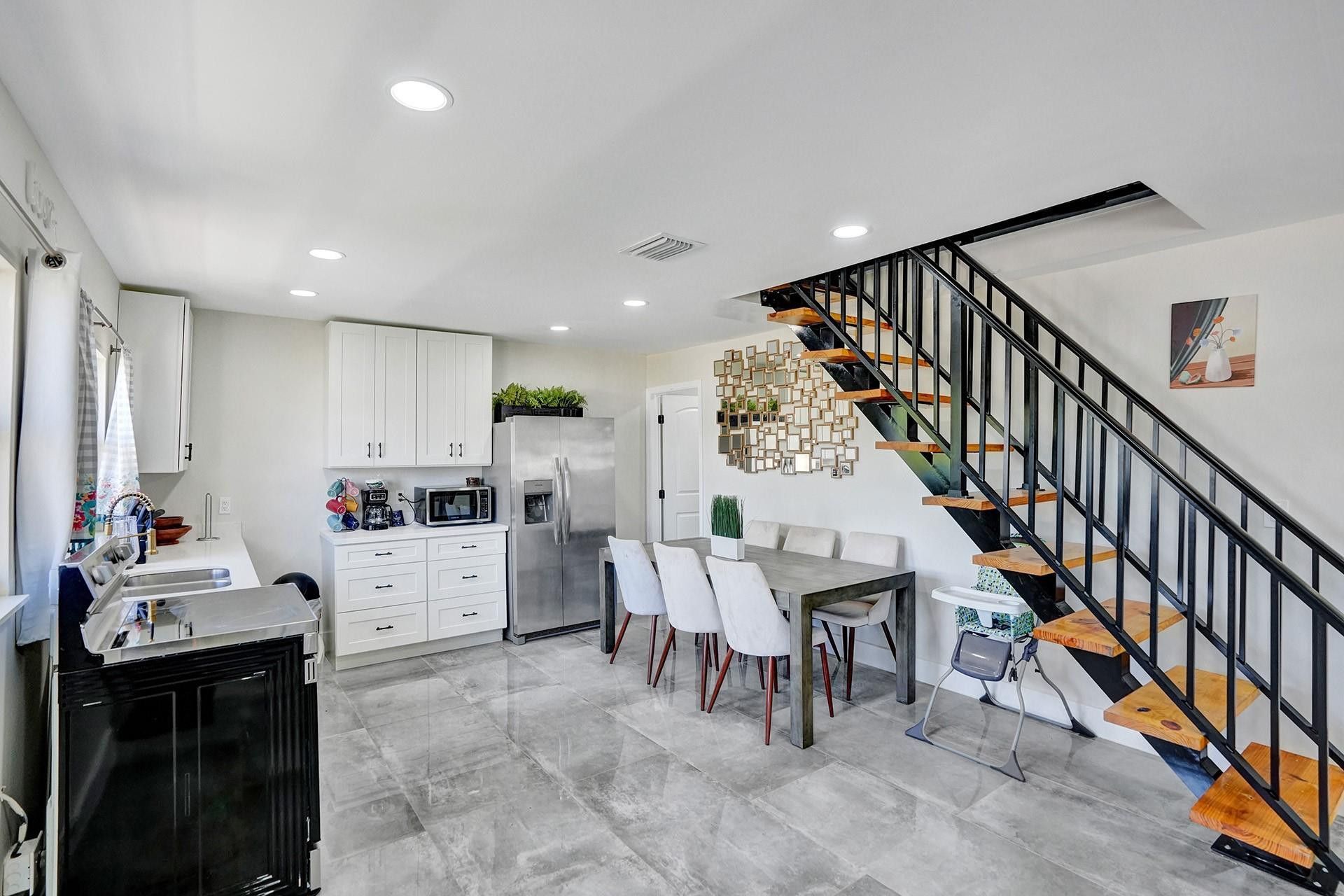 8047 NW 1st Place, Miami, FL 33150 Photo