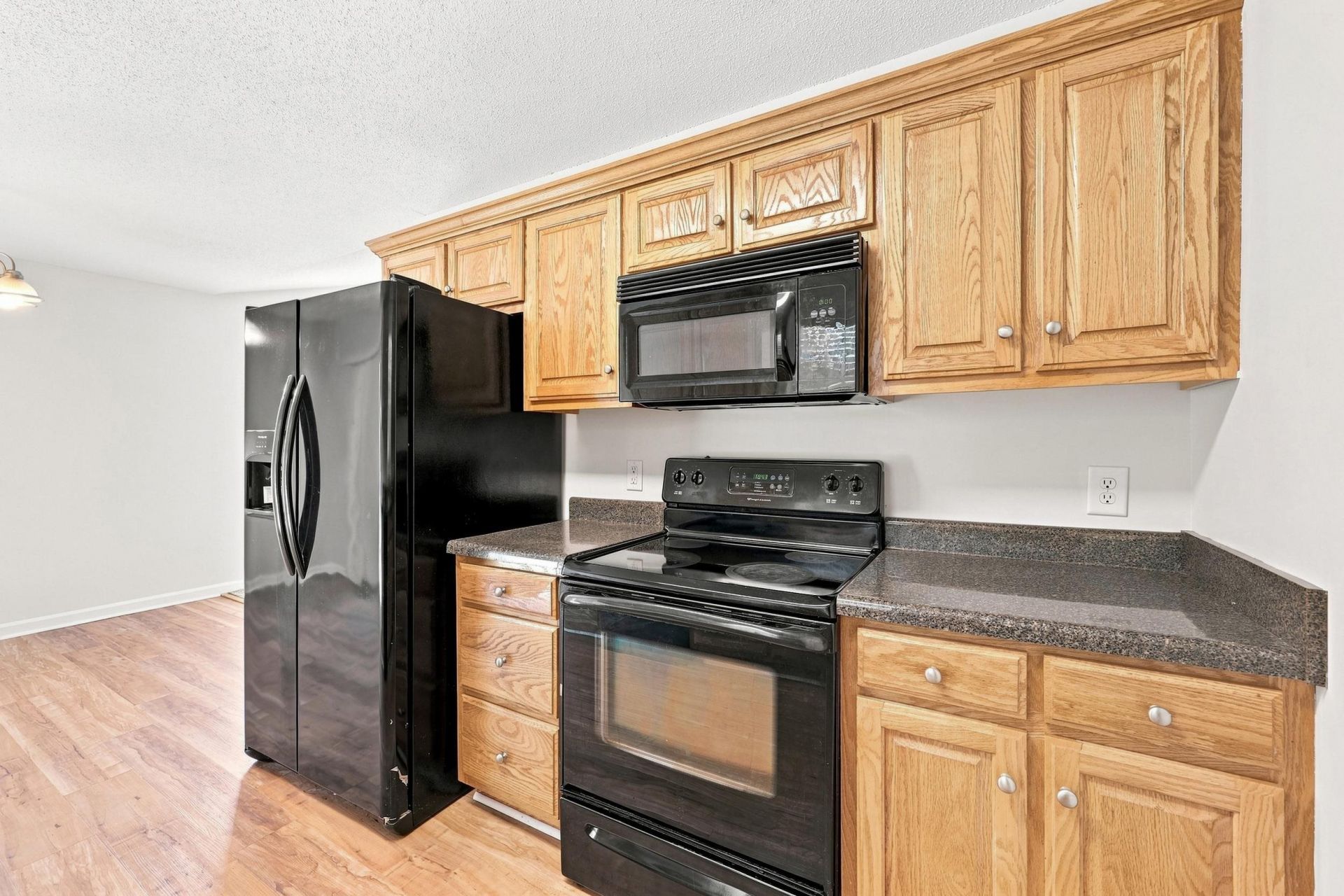 2748 Woodcreek Ln. Photo 10