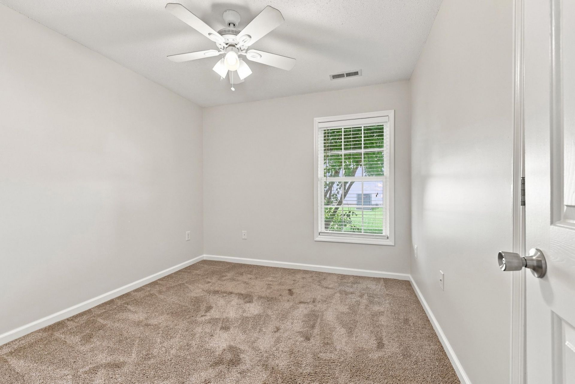 2748 Woodcreek Ln. Photo 16