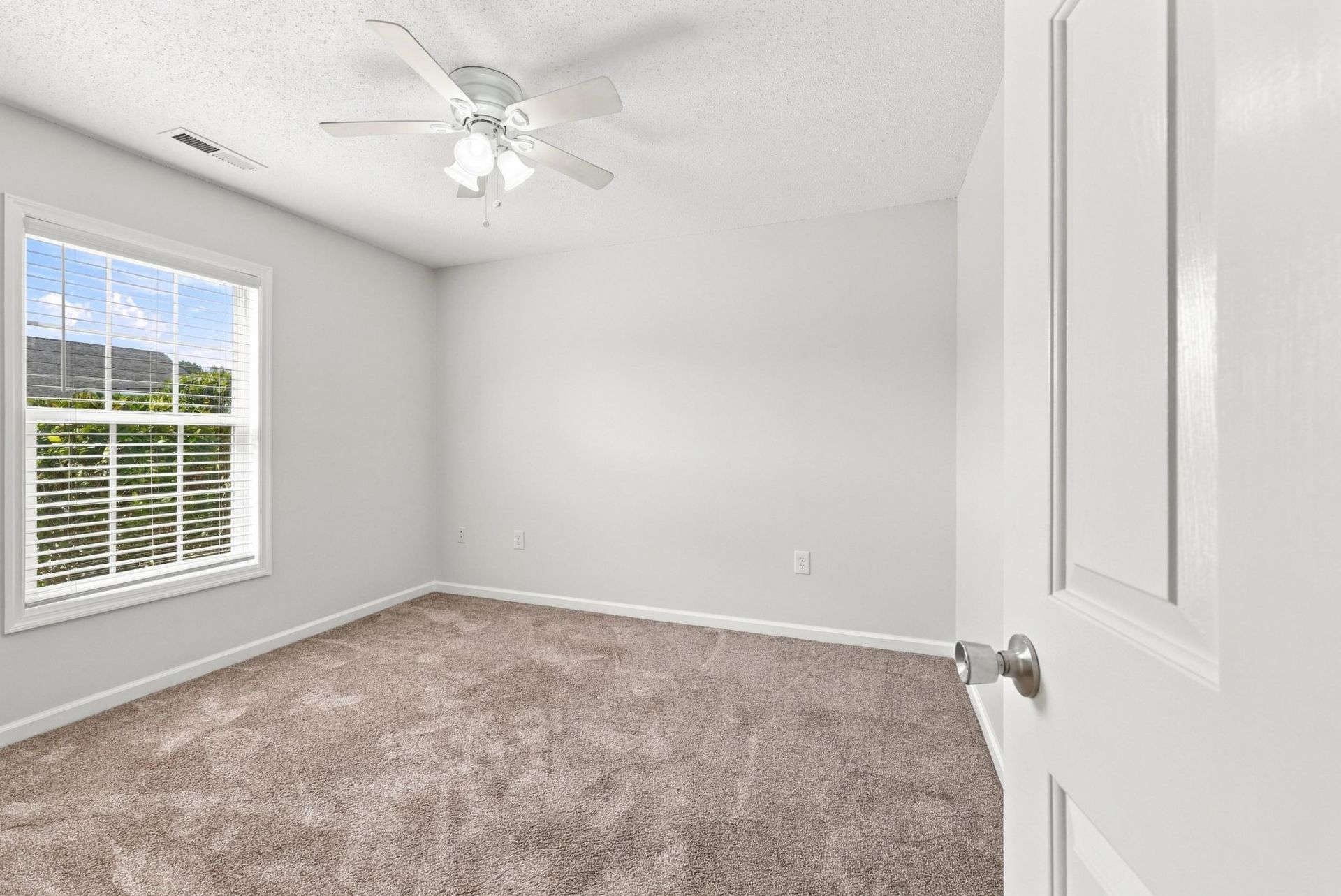 2748 Woodcreek Ln. Photo 19