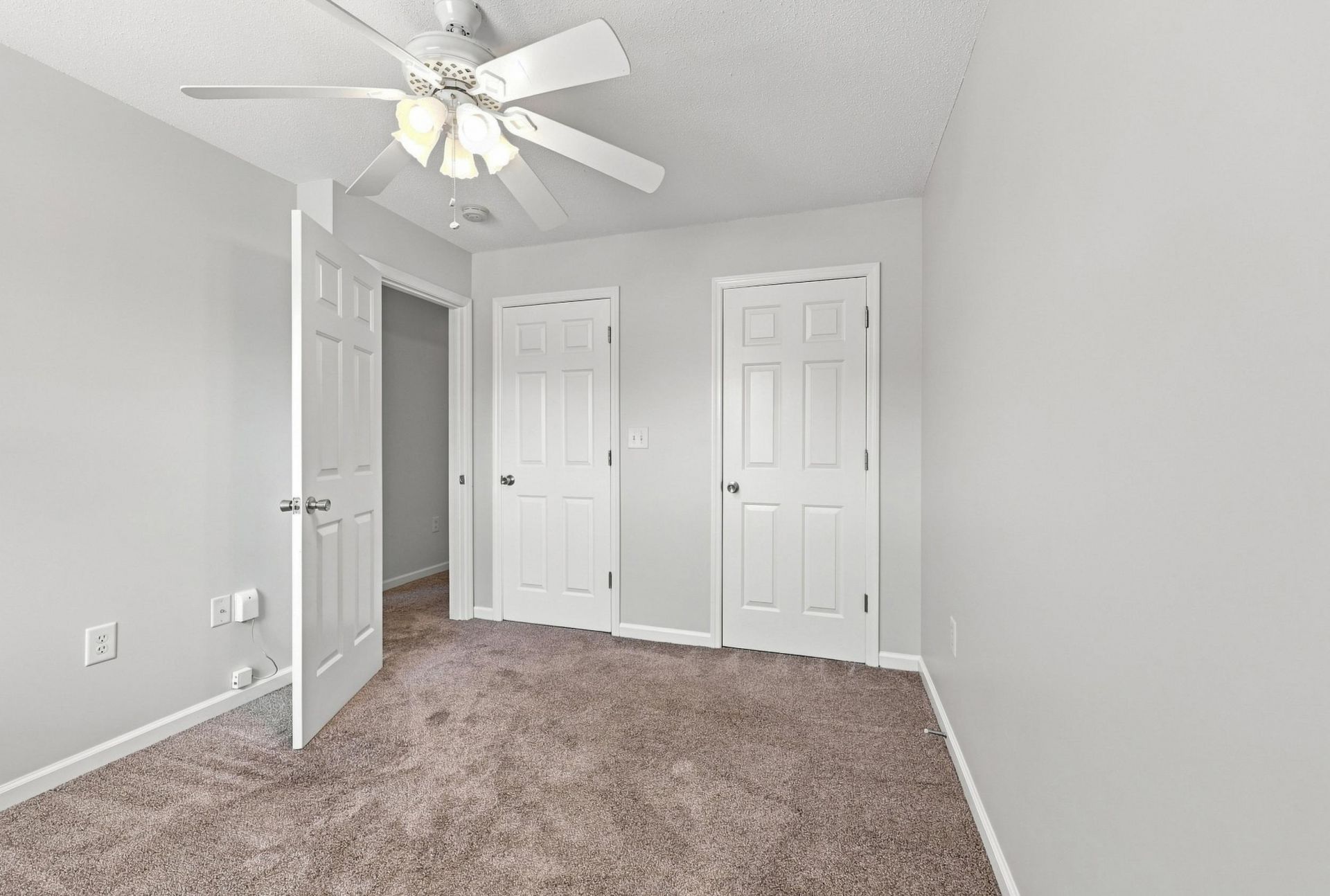 2748 Woodcreek Ln. Photo 22