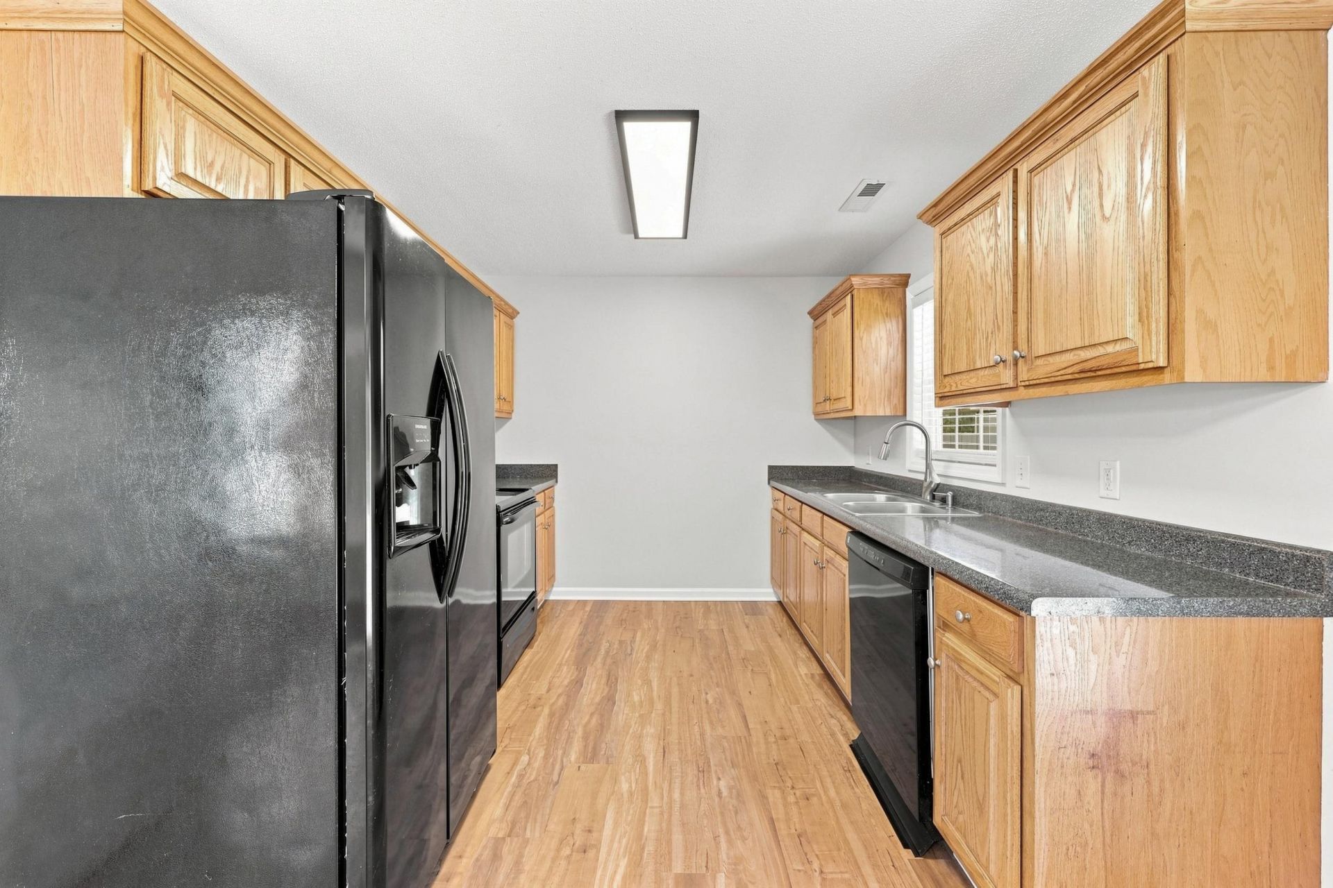 2748 Woodcreek Ln. Photo 9