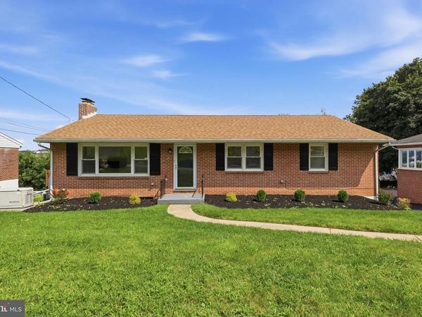1429 BONBAR ROAD, YORK, PA 17403