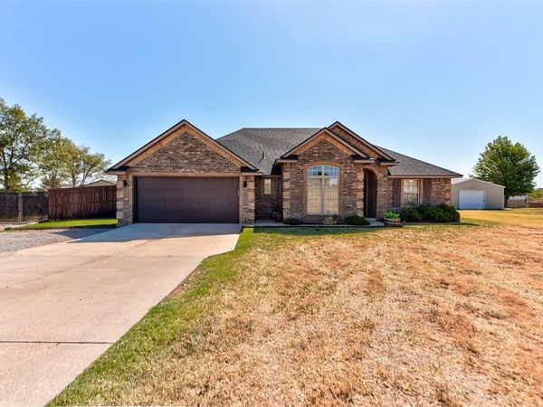 905 County Street 2932 , Tuttle, OK 73089