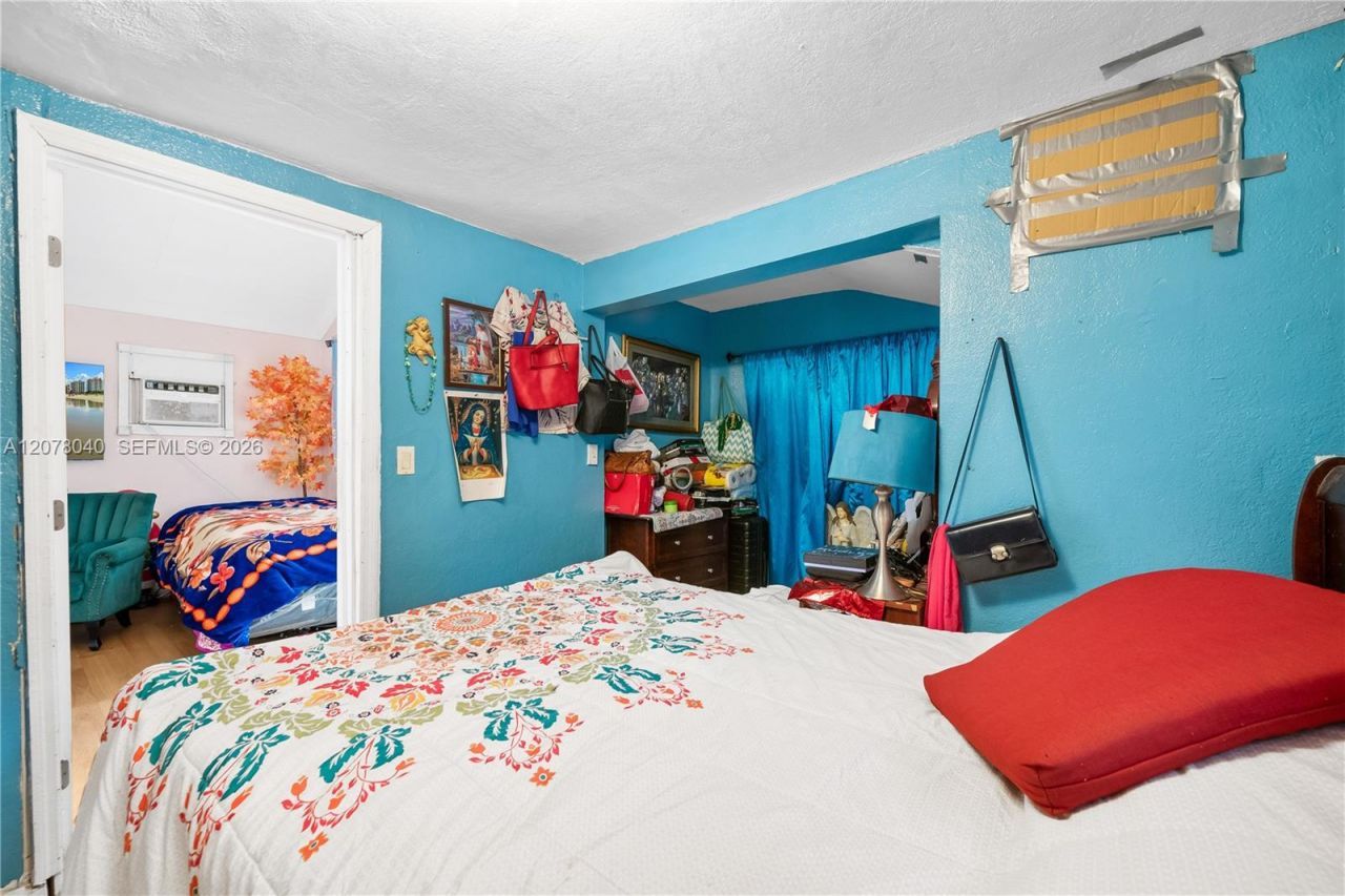 390 NE 166th St , North Miami, FL 33162 Photo