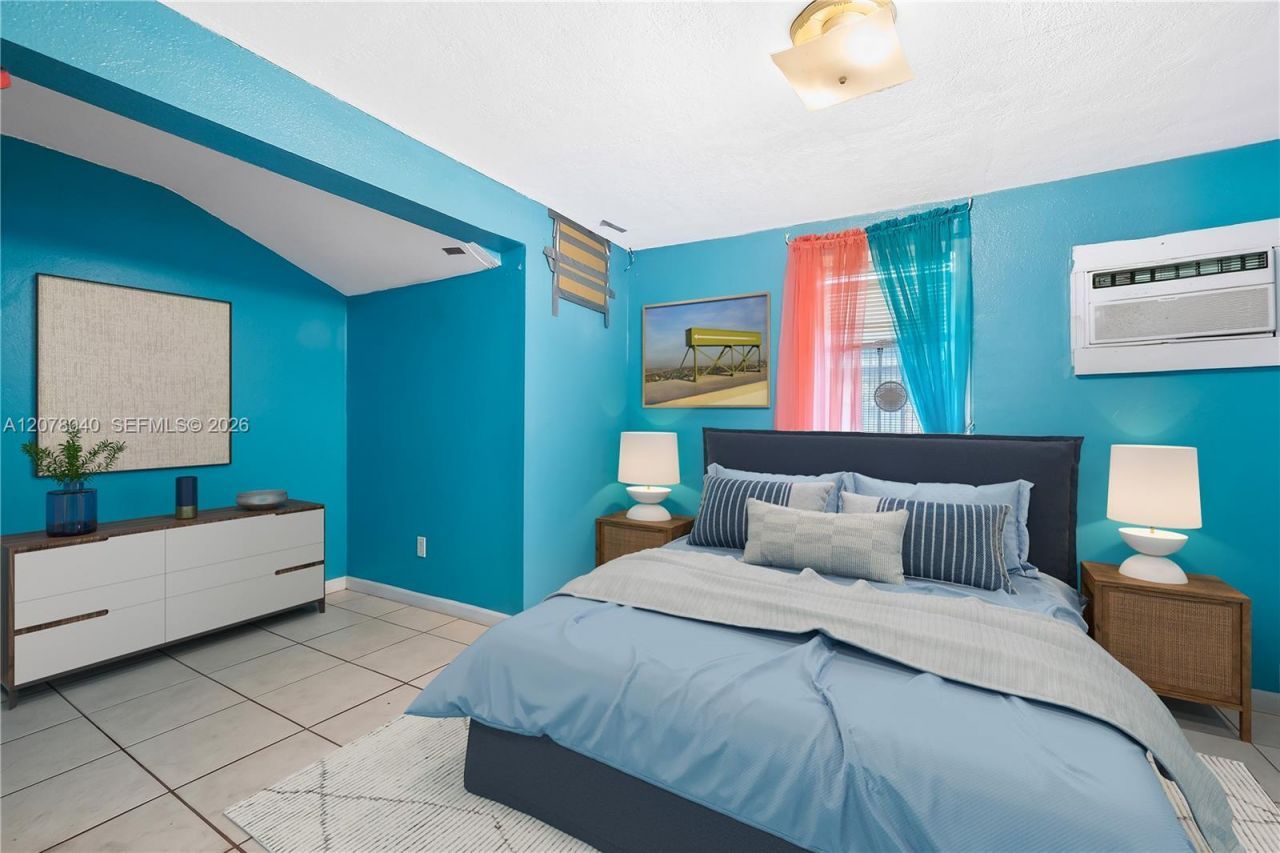 390 NE 166th St , North Miami, FL 33162 Photo