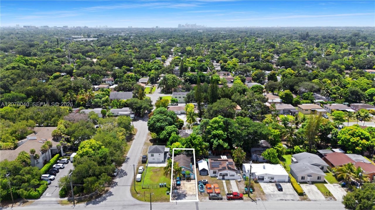 390 NE 166th St , North Miami, FL 33162 Photo