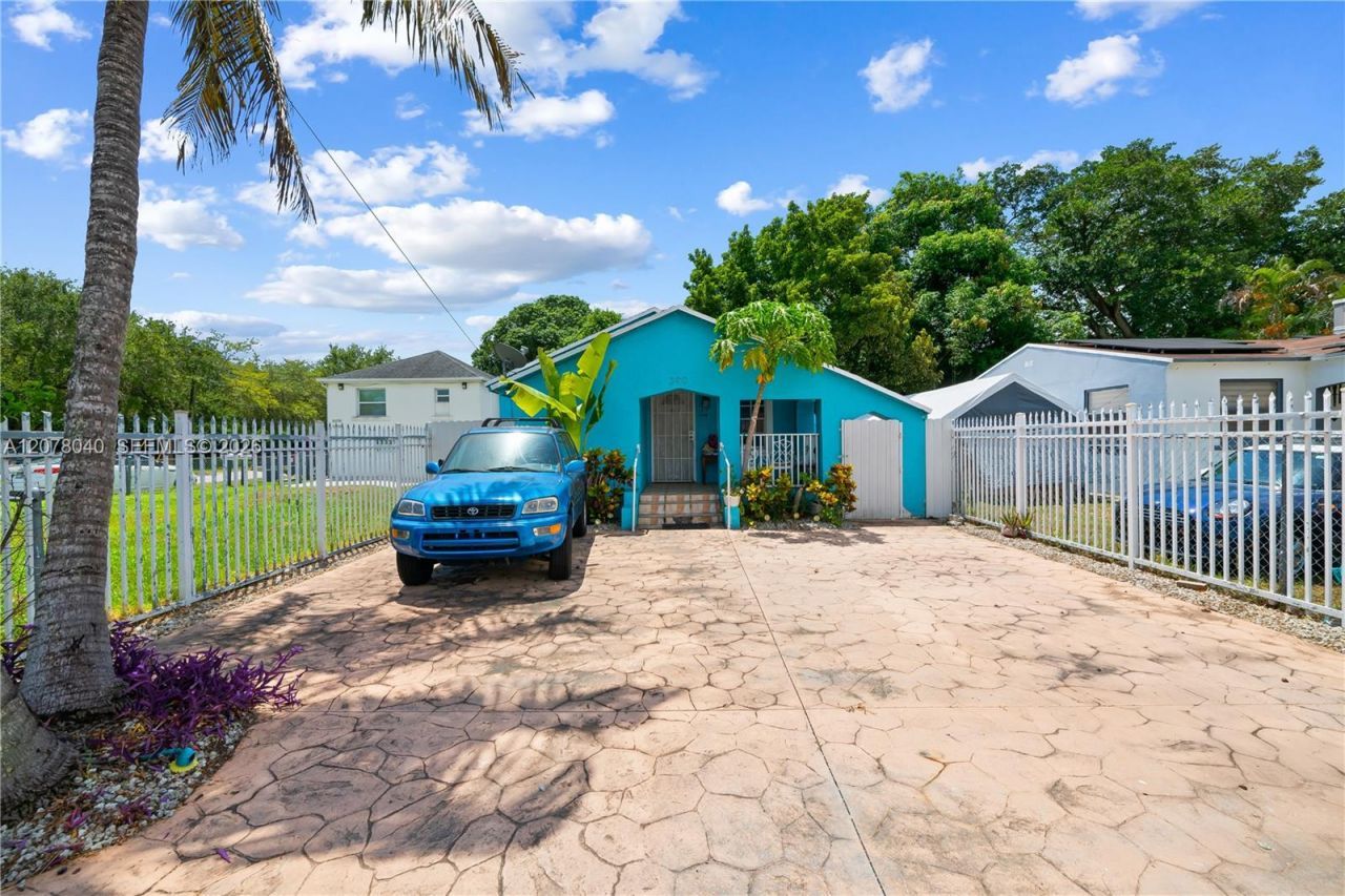 390 NE 166th St , North Miami, FL 33162 Photo