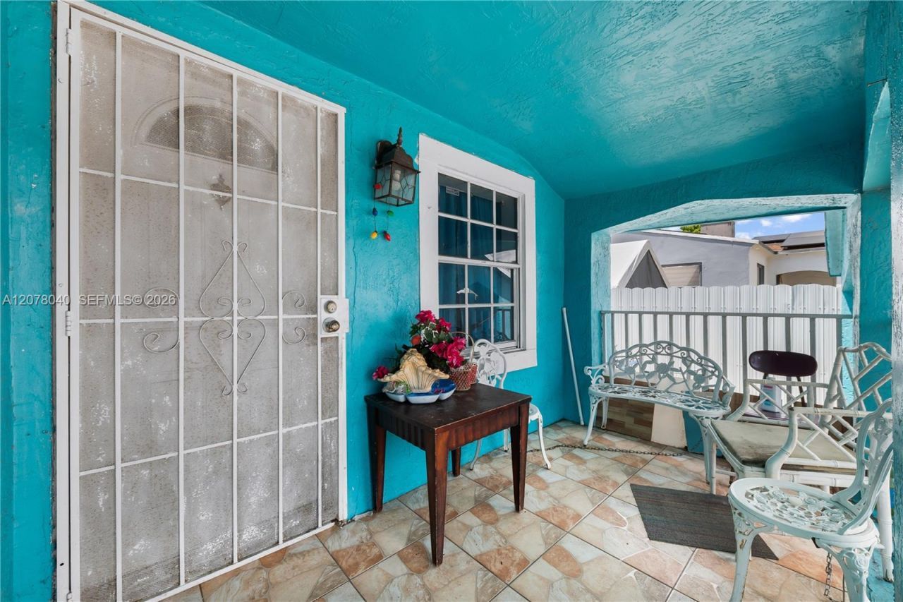 390 NE 166th St , North Miami, FL 33162 Photo
