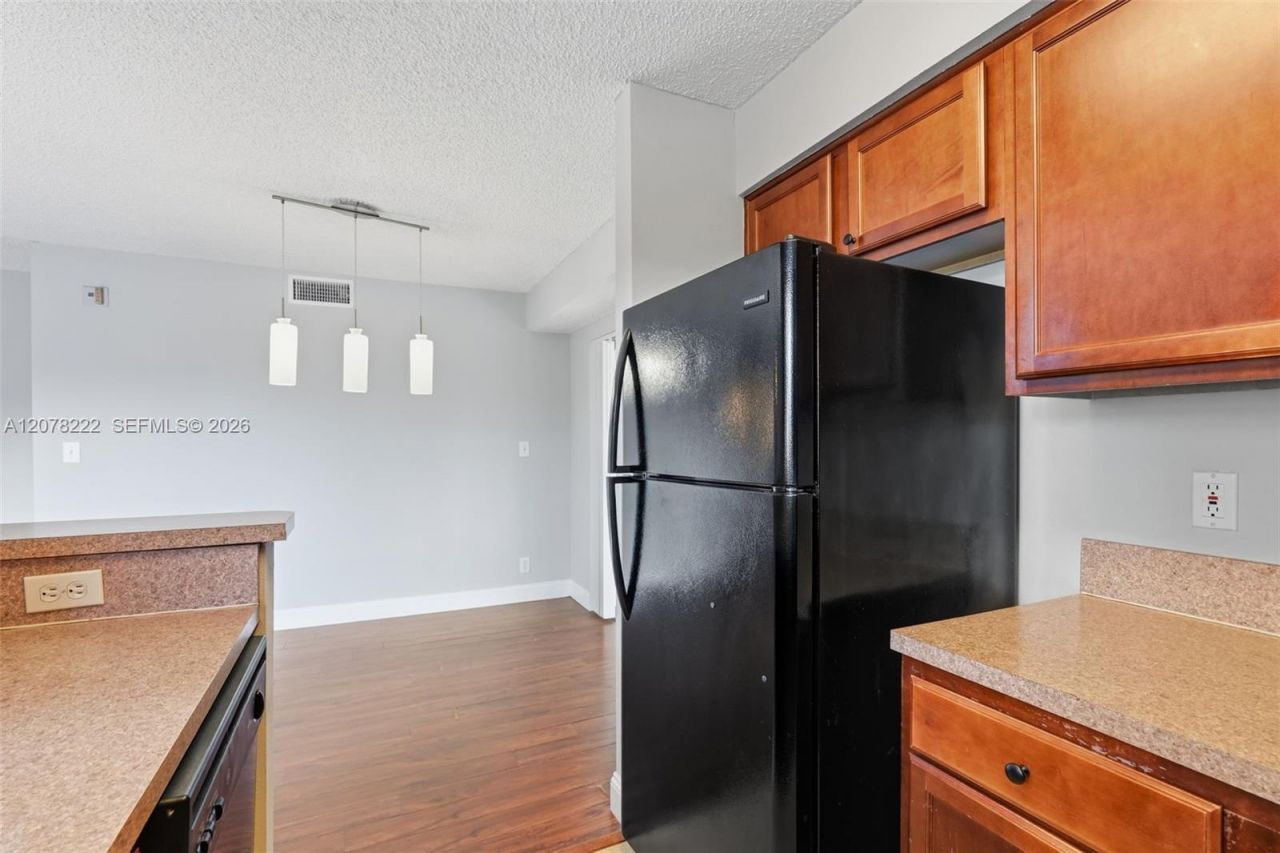 7610 Westwood Dr , Unit 122, Tamarac, FL 33321 Photo