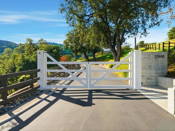 21888 Blue Oaks Place, Los Altos Hills, CA 94022