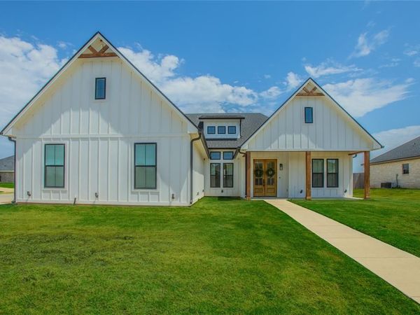 116 Indian Trails Road , Riesel, TX 76682