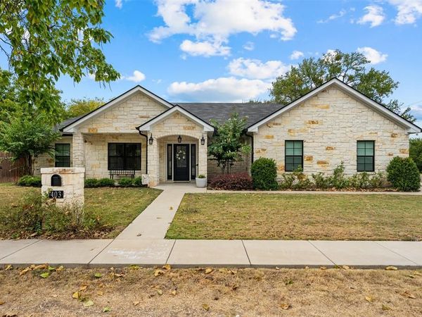 403 S Adams Street , McGregor, TX 76657