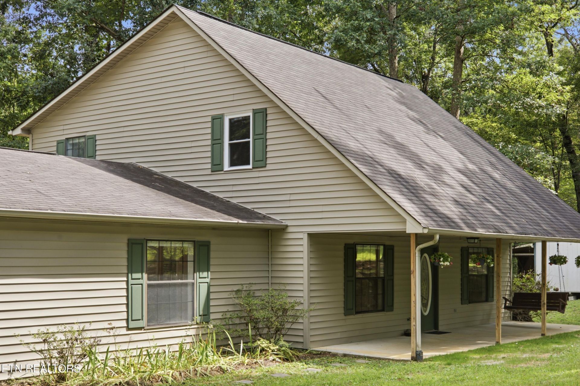 152 Maple Lane, Harriman, TN 37748 Main Photo