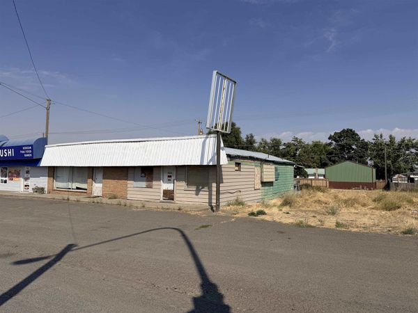 13028 W Sunset Hwy, Airway Heights, WA 99001