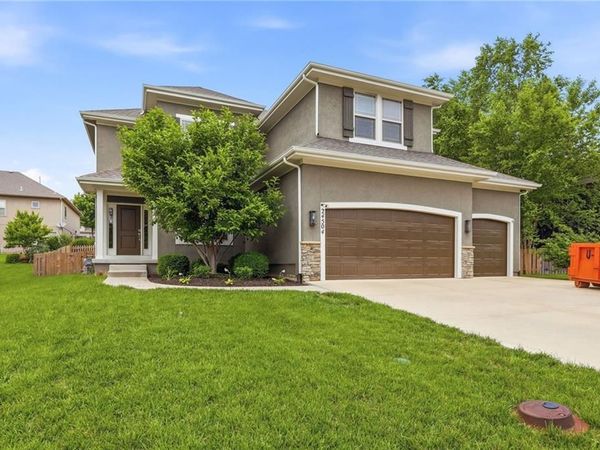 24504 W 80th Place, Lenexa, KS 66227