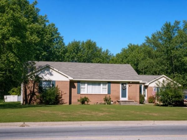 2002 W Jackson St., Tupelo, MS 38801